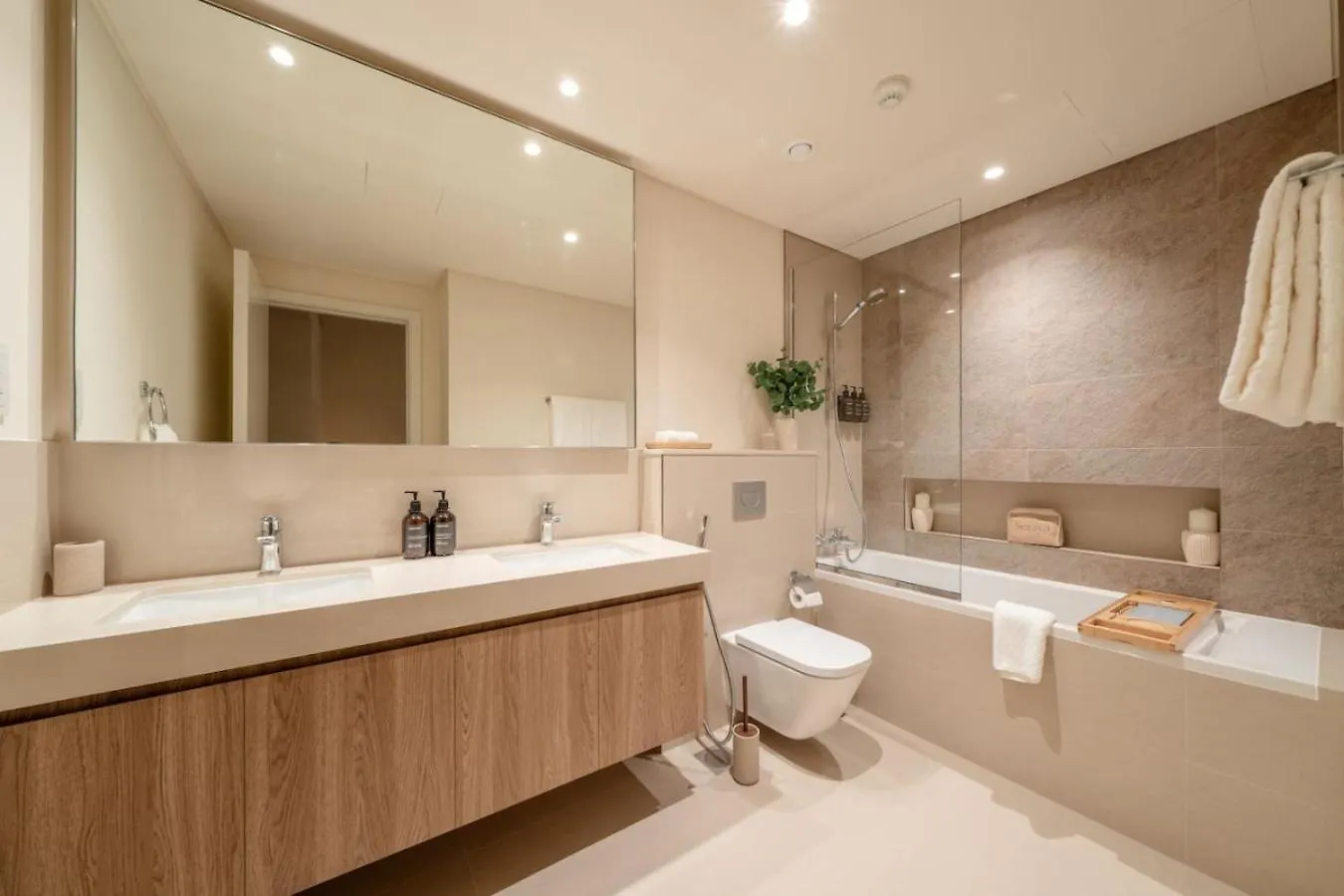 Seraya Residence 11 - 3Bdr - Private Jacuzzi And Infrared Sauna Dubai Apartment