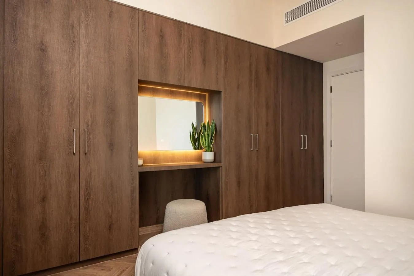 Seraya Residence 11 - 3Bdr - Private Jacuzzi And Infrared Sauna Dubai 0*,  United Arab Emirates